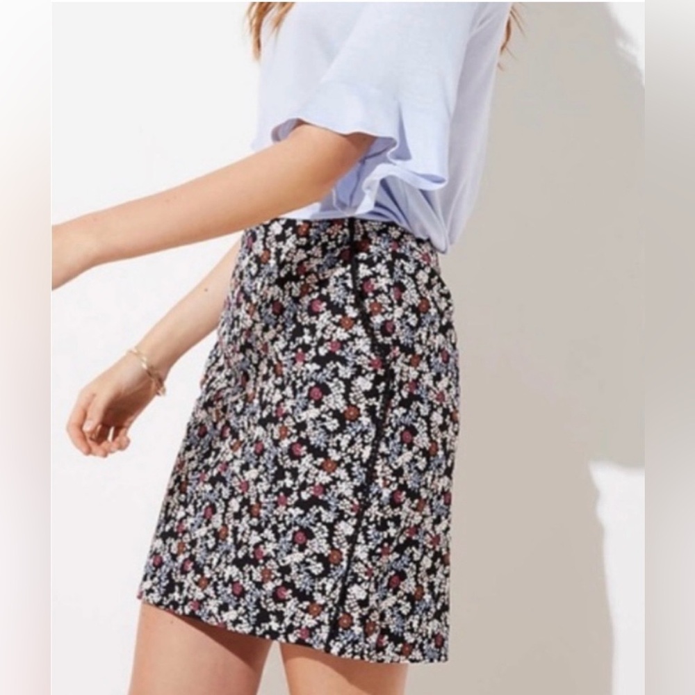 LOFT Black Floral A-Line Skirt with Pockets, Size 4